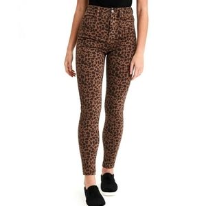 🆕️ American Eagle • Curvy Super High Rise Leopard